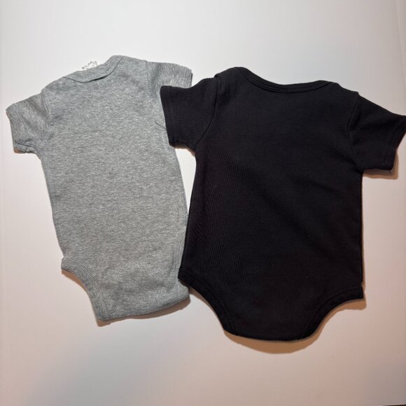 Set of 2 Onesies for a Weighlifting Baby, size 0-3 months, 3-6 months - Picture 8 of 9